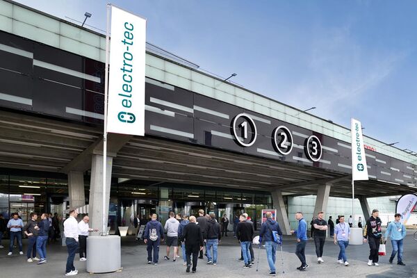 electro-tec-Aussenansicht neues Logo