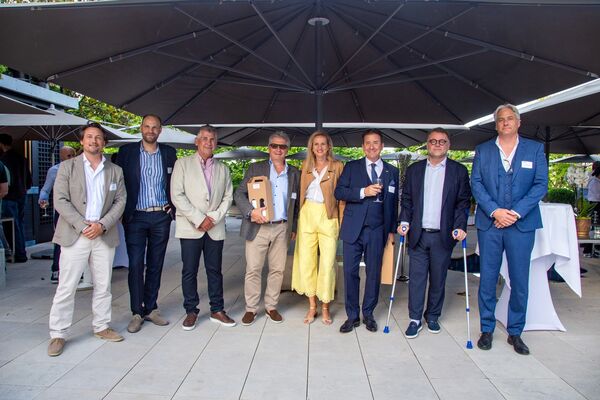 g.à.d. Guillaume Ruedin, Sébastien Volpé, Didier Saxod, Philippe Massonnet, Delphine Bachmann, Olivier Cots, Pierre-Alain L’Hôte, Christophe Cochard
