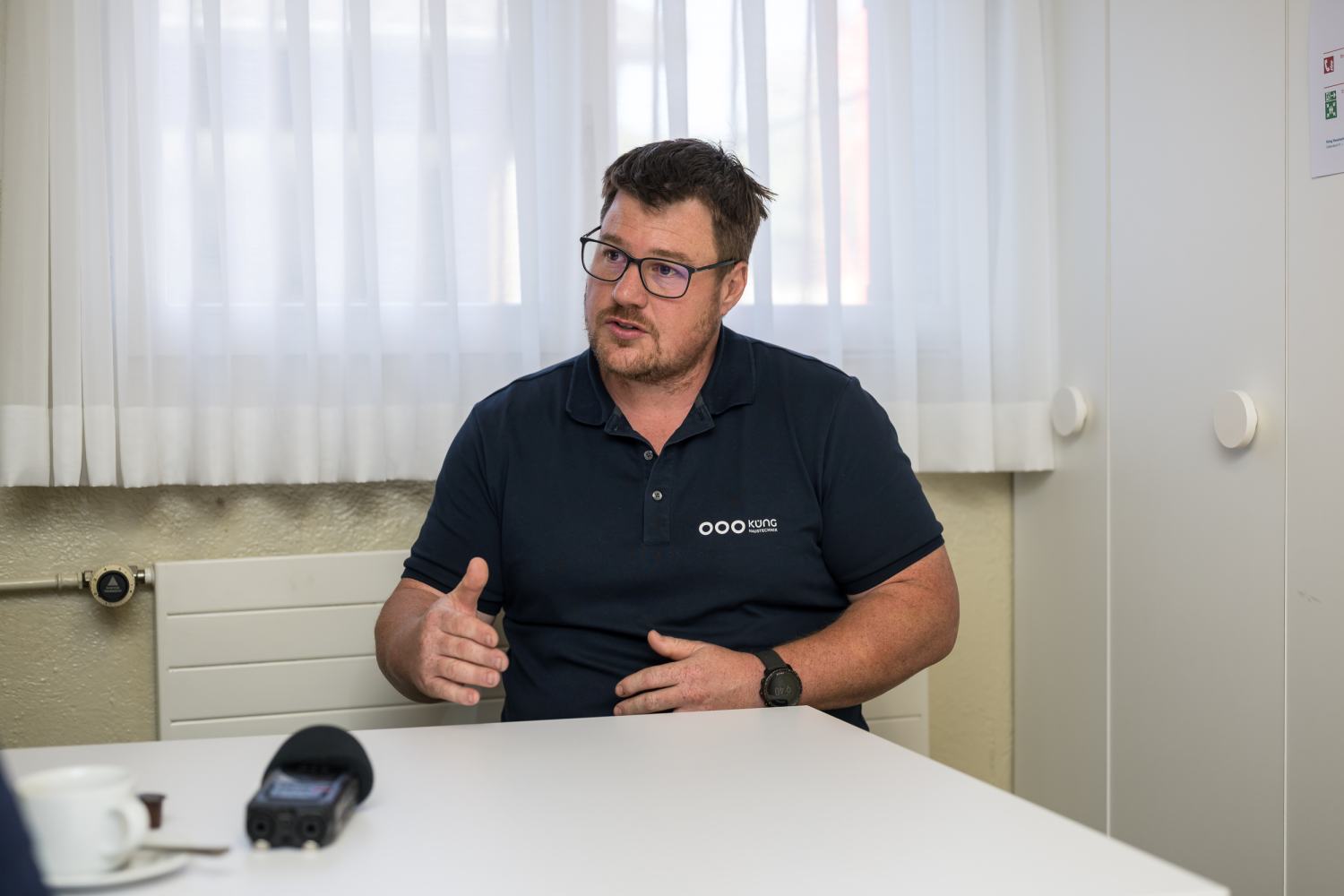 Raphael von Flüe occupe le poste de chef de projet chez Küng Haustechnik Beinwil GmbH et encadre les apprentis au sein de l'entreprise.